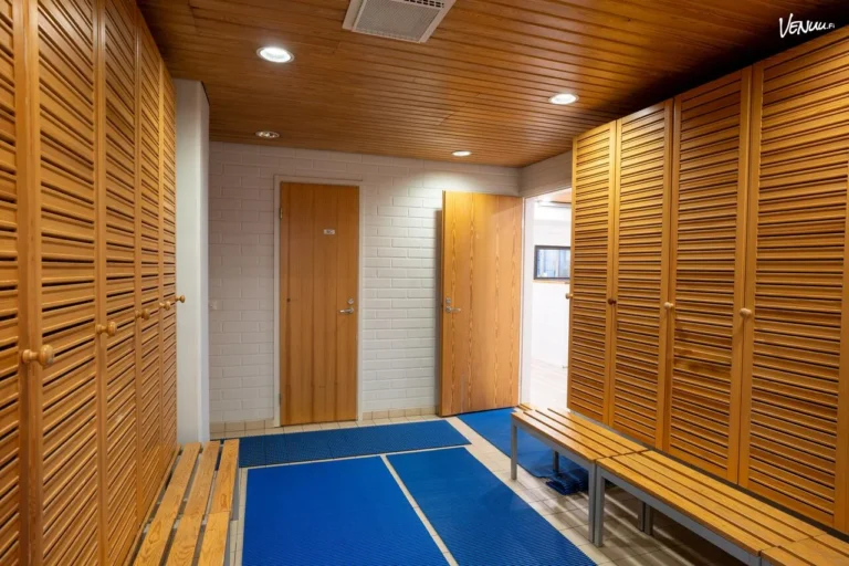 bolen-sauna-pukuhuone